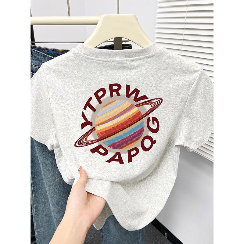White-Gray Women s Short-Sleeve T-Shirt, Niche Print, Chic Round Neck, Slimming Shoulder Top, Trendy Summer Design. M белый/серый
White-Gray Women s Short-Sleeve T-Shirt, Niche Print, Chic Round Neck, Slimming Shoulder Top, Trendy Summer Design. M белый/серый