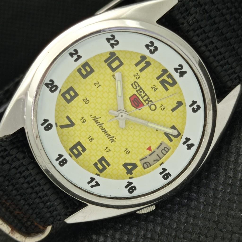 USED VINTAGE SEIKO 5 AUTOMATIC 7019A JAPAN MENS DATE YELLOW WATCH 595a-a312323-2 SKU595a-a312323
USED VINTAGE SEIKO 5 AUTOMATIC 7019A JAPAN MENS DATE YELLOW WATCH 595a-a312323-2 SKU595a-a312323