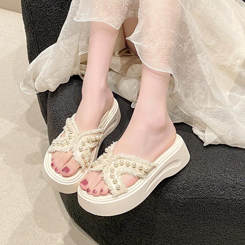 Pearl slippers women s outer wear 2025 spring and summer new flat-bottomed fashion versatile one-word sandals tide 35
Pearl slippers women s outer wear 2025 spring and summer new flat-bottomed fashion versatile one-word sandals tide 35