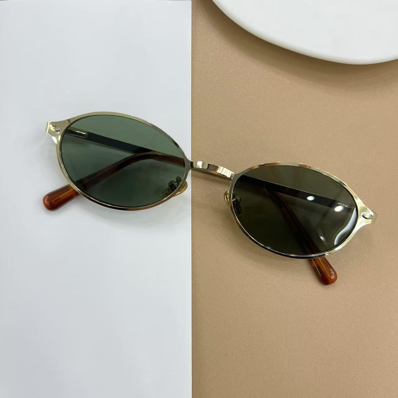 New High Quality Metal Oval Glasses Frame For Women High End Plain Glasses Flat Lens Anti Blue Light And Anti Radiation Glasses
New High Quality Metal Oval Glasses Frame For Women High End Plain Glasses Flat Lens Anti Blue Light And Anti Radiation Glasses