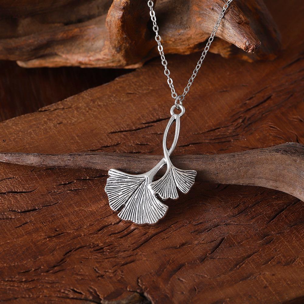 Ретро Абрикосовый Лист Подвеска Ювелирный Набор: Ожерелье и серьги - Простой и универсальный дизайн
Ретро Абрикосовый Лист Подвеска Ювелирный Набор: Ожерелье и серьги - Простой и универсальный дизайн