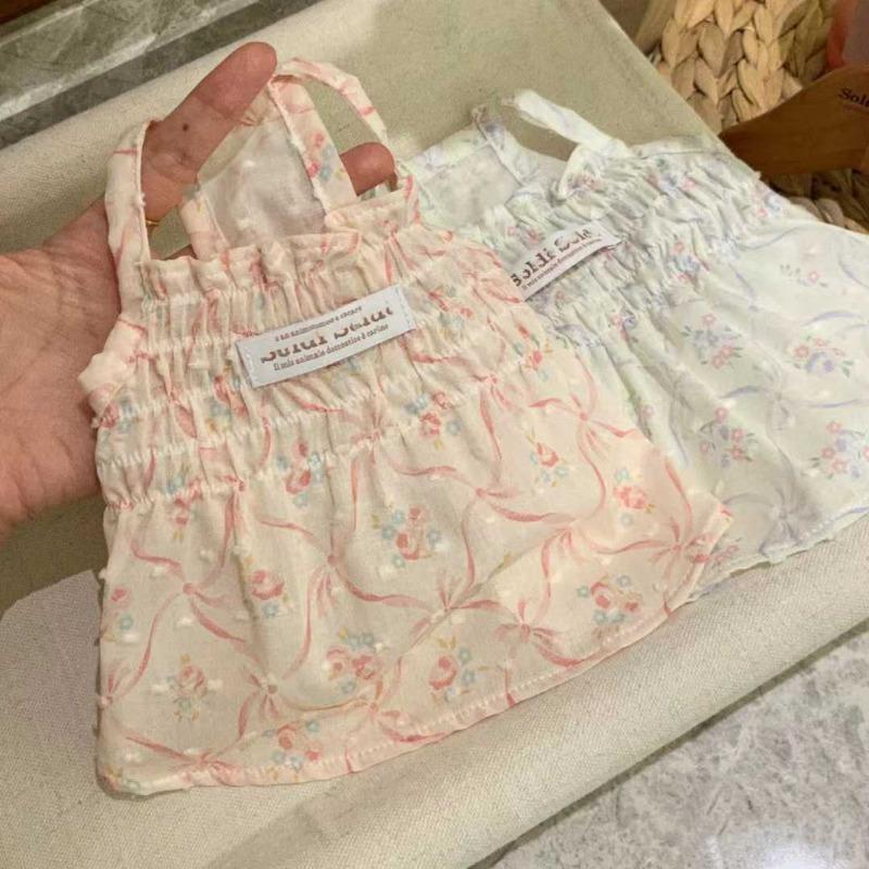 Pet clothes Jacquard lace skirt pet dog dog summer suspender skirt than bear Yorkshire cool and comfortable clothes XL chest 50 back 40 about 10-6.5 kg
Pet clothes Jacquard lace skirt pet dog dog summer suspender skirt than bear Yorkshire cool and comfortable clothes XL chest 50 back 40 about 10-6.5 kg