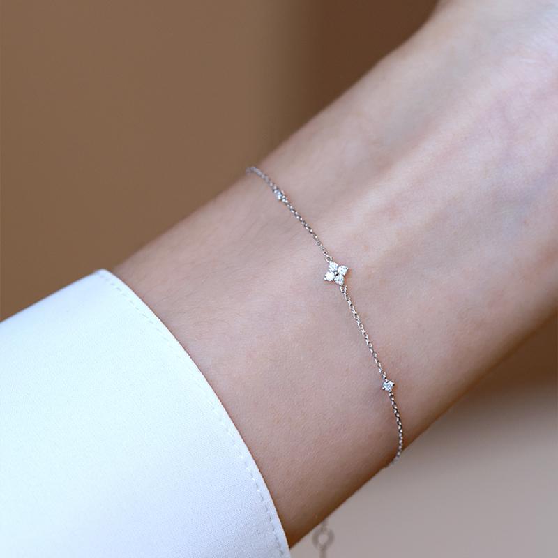 925 Sterling Silver Electroplated 18K Gold Inlaid Zirconia Flower Jewelry Bracelet for Women ExquisiteHigh-quality Party Wedding серебряный
925 Sterling Silver Electroplated 18K Gold Inlaid Zirconia Flower Jewelry Bracelet for Women ExquisiteHigh-quality Party Wedding серебряный