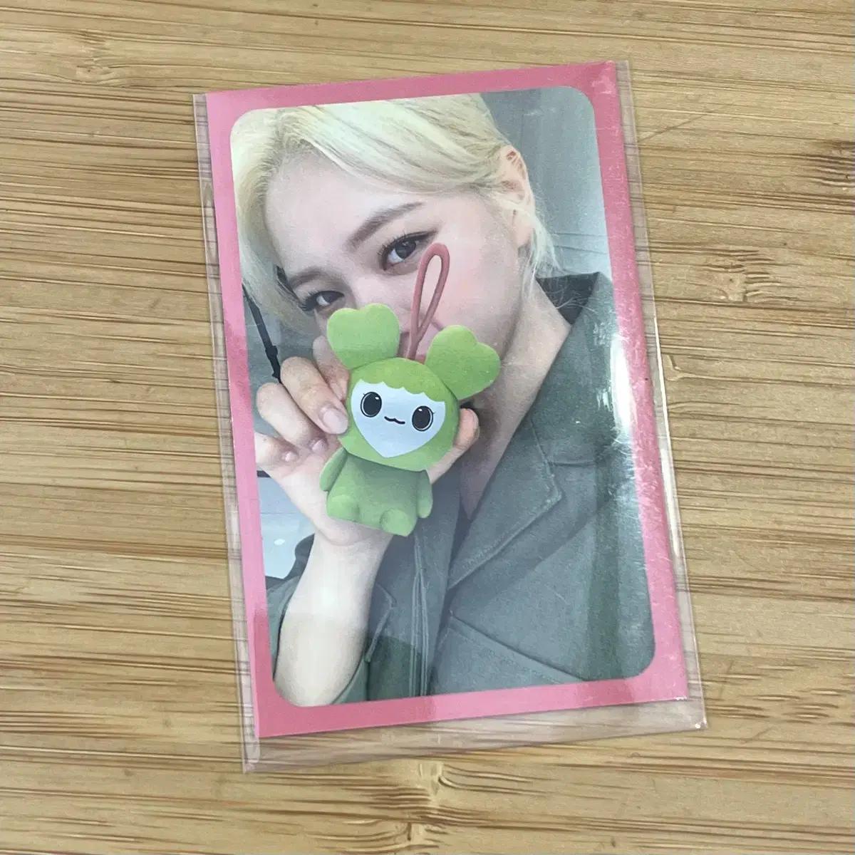 Twice Фотокарточка спикера Jeongyeon Labouri
Twice Фотокарточка спикера Jeongyeon Labouri