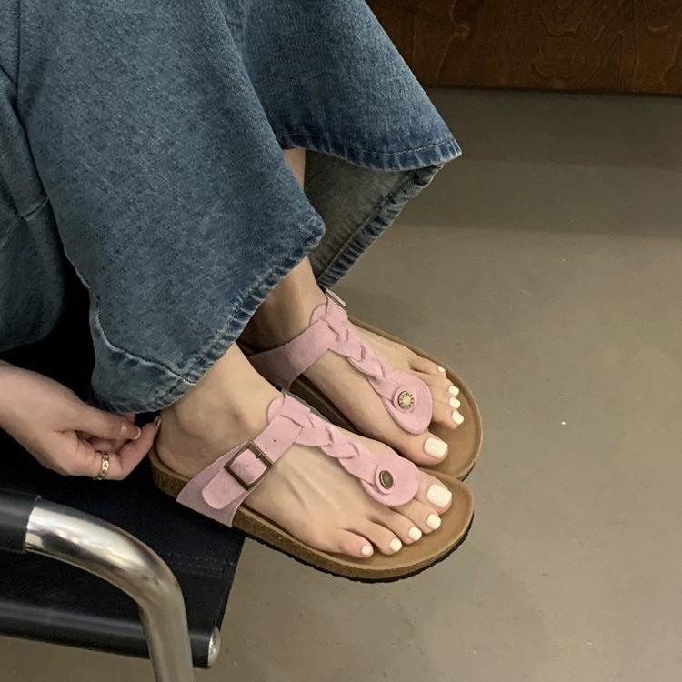 Leather platform flip-flops outside women s shoes 2024 fashion toe comfortable ugly cute beach with skirt cool slippers tide 35 розовый
Leather platform flip-flops outside women s shoes 2024 fashion toe comfortable ugly cute beach with skirt cool slippers tide 35 розовый