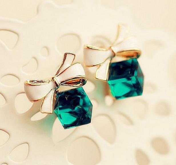 2018 Hot Sale New Fashion Zircon Chic Shimmer Bow Cubic Crystal Blue Earrings Rhinestone Stud Earrings For Women Brincos зелений
2018 Hot Sale New Fashion Zircon Chic Shimmer Bow Cubic Crystal Blue Earrings Rhinestone Stud Earrings For Women Brincos зелений