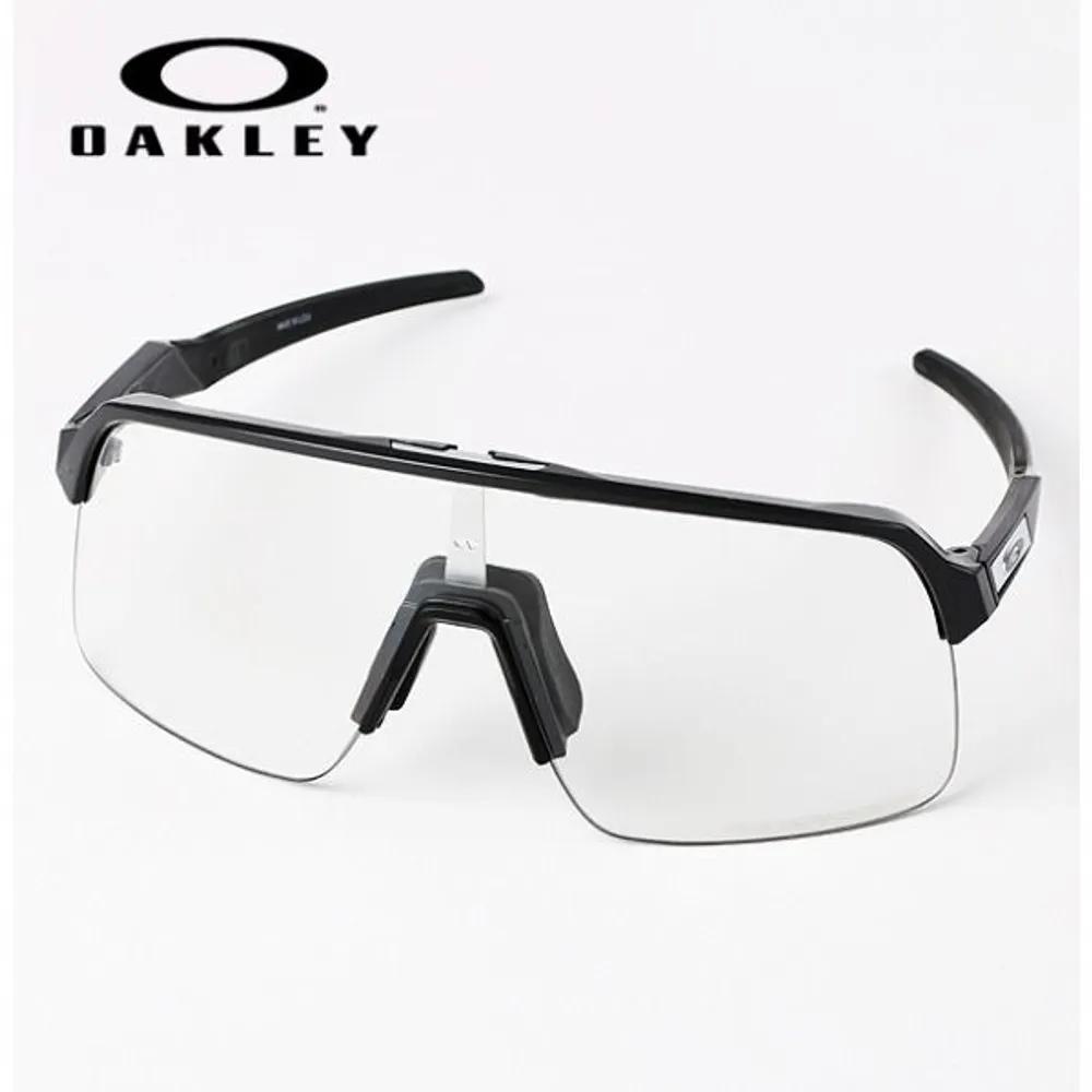 Sutro Light OO9463A-18 Photochromic Sports Goggles Sunglasses
Sutro Light OO9463A-18 Photochromic Sports Goggles Sunglasses