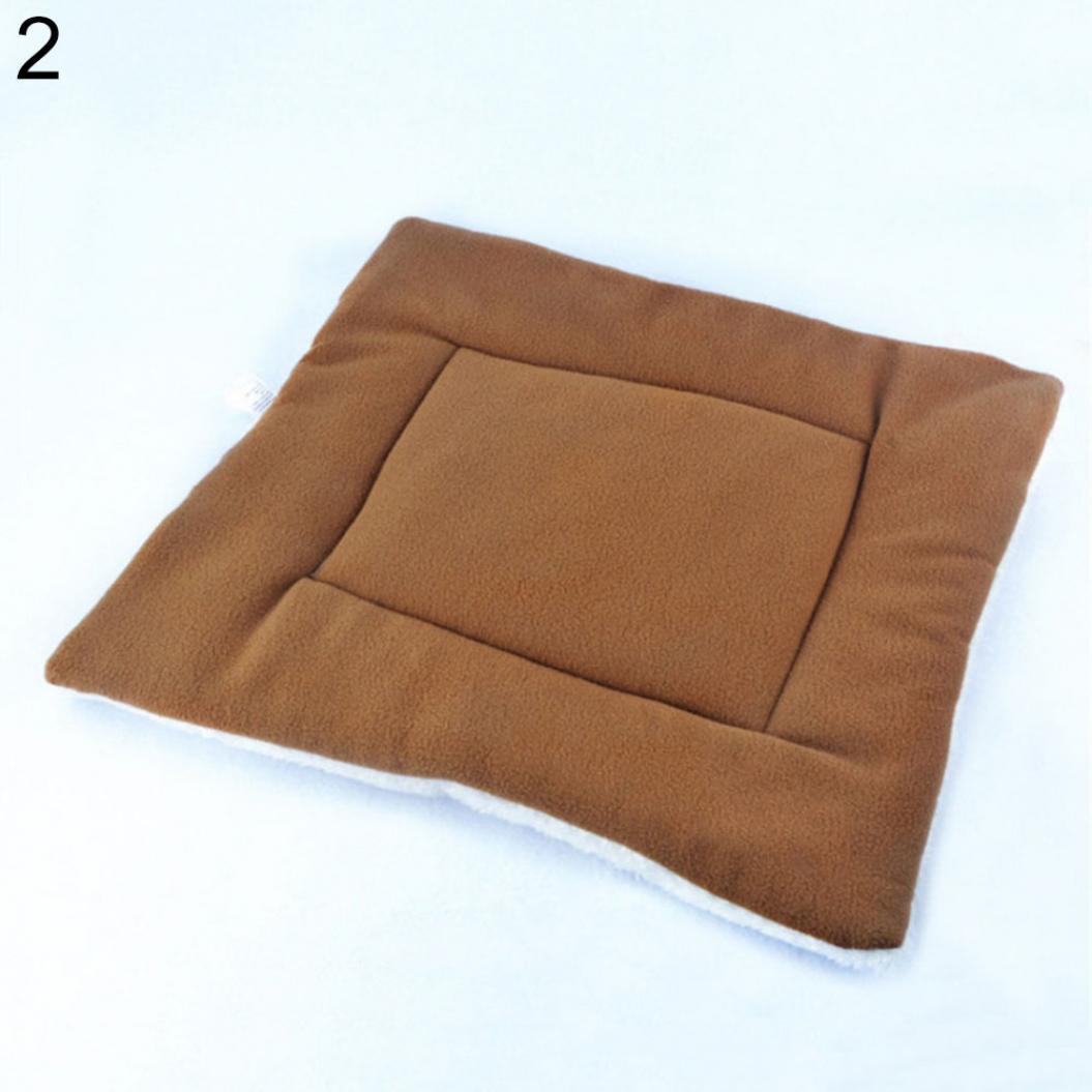 Мягкий флисовый коврик для домашних питомцев S кофейный
Мягкий флисовый коврик для домашних питомцев S кофейный