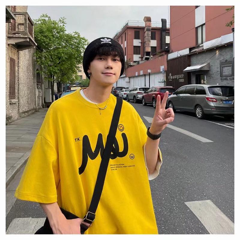 Мужские футболки с коротким рукавом с буквенным графическим принтом и половиной рукава Футболка-пуловер Повседневная футболка Мужская корейская повседневная футболка с круглым вырезом в стиле ретро
Мужские футболки с коротким рукавом с буквенным графическим принтом и половиной рукава Футболка-пуловер Повседневная футболка Мужская корейская повседневная футболка с круглым вырезом в стиле ретро