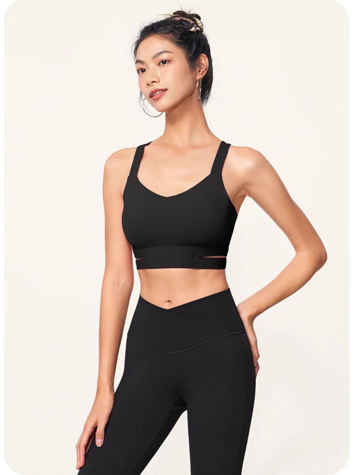 Дышащий бесшовный спортивный топ с ударопрочными нагрудными вкладышами и стильным дизайном спины Large
Дышащий бесшовный спортивный топ с ударопрочными нагрудными вкладышами и стильным дизайном спины Large