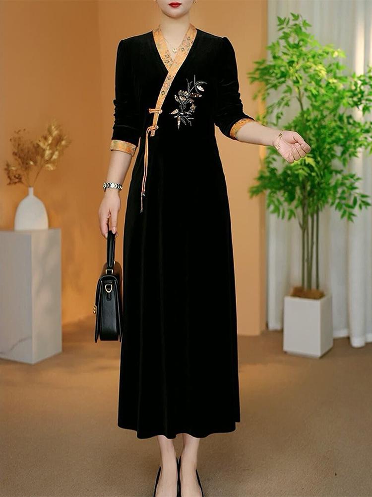 2026 Retro Chinese-Style Embroidered Midi Dress with Diagonal Collar and Waist-Cinching Detail 3XL (suggested for 120-135 lbs) чёрный
2026 Retro Chinese-Style Embroidered Midi Dress with Diagonal Collar and Waist-Cinching Detail 3XL (suggested for 120-135 lbs) чёрный
