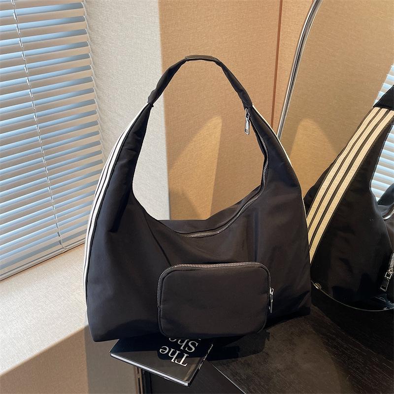 Французская нишевая нейлоновая женская сумка через плечо большой вместимости: Стильная повседневная сумочка чёрный
Французская нишевая нейлоновая женская сумка через плечо большой вместимости: Стильная повседневная сумочка чёрный