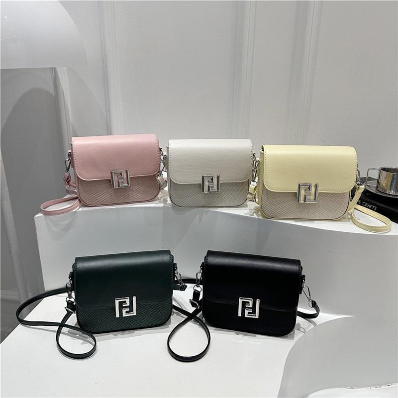 Fashion underarm bag 2025 summer new simple handbag urban women shoulder messenger bag белый
Fashion underarm bag 2025 summer new simple handbag urban women shoulder messenger bag белый