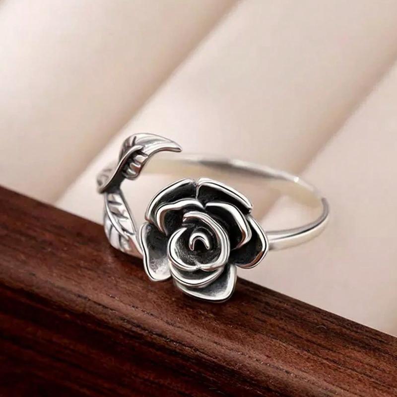 Вінтажна та трендова регульована каблучка з пелюстками троянд та листям, персоналізований та креативний жіночий аксесуар для свята, подарунок resizable
Вінтажна та трендова регульована каблучка з пелюстками троянд та листям, персоналізований та креативний жіночий аксесуар для свята, подарунок resizable