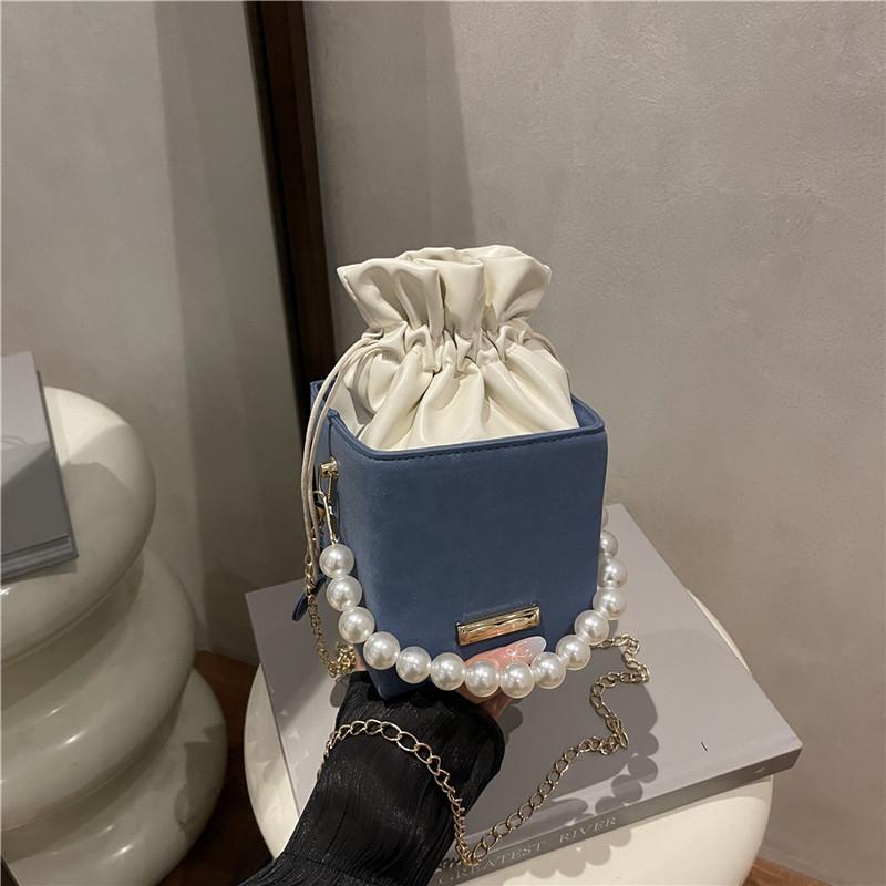 This year s popular leopard print bag women s 2025 fashion messenger bag women s niche expression shoulder portable bucket bag синий
This year s popular leopard print bag women s 2025 fashion messenger bag women s niche expression shoulder portable bucket bag синий