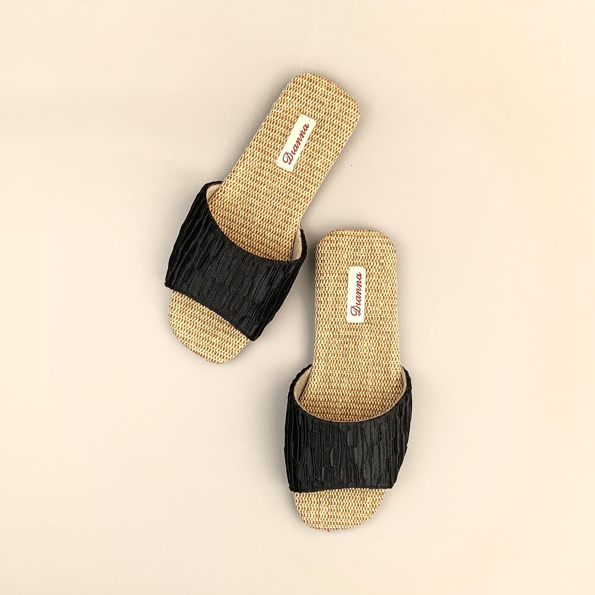 Women s Embroidery Open Toe Indoor Slippers Embroidered Floral Satin Upper Linen Bottom Slides Summer Beach Flat Slides Slip on Dress Shoes for Women 44-45
Women s Embroidery Open Toe Indoor Slippers Embroidered Floral Satin Upper Linen Bottom Slides Summer Beach Flat Slides Slip on Dress Shoes for Women 44-45
