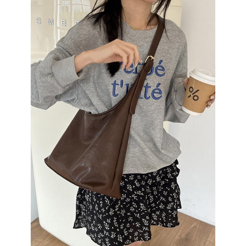 New Design Large-capacity Bag for Women Korean Version Easy Soft Texture Leather One-shoulder Underarm Bag Retro Commuter Crossbody Mother Bag
New Design Large-capacity Bag for Women Korean Version Easy Soft Texture Leather One-shoulder Underarm Bag Retro Commuter Crossbody Mother Bag