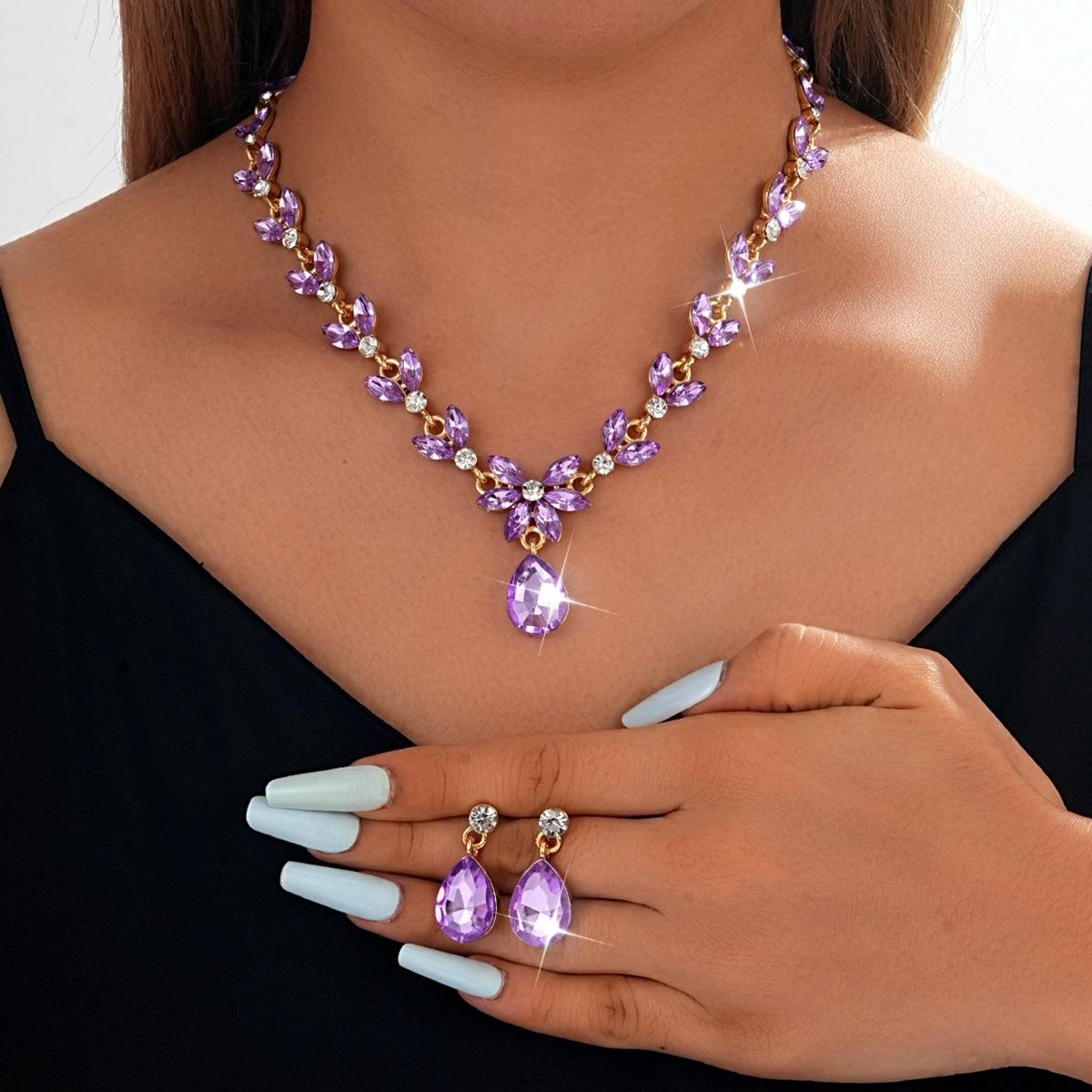 Модные украшения для женщин фиолетовый
Модные украшения для женщин фиолетовый