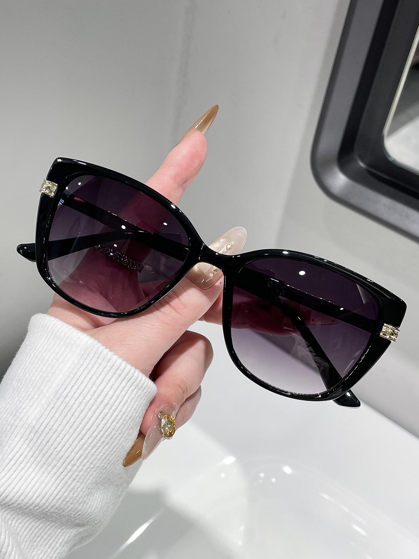 1PC Unisex Cat Eye Frame Fashion Glasses with Unique Arm Design Suitable for Daily Wear Photography And Driving чёрный
1PC Unisex Cat Eye Frame Fashion Glasses with Unique Arm Design Suitable for Daily Wear Photography And Driving чёрный