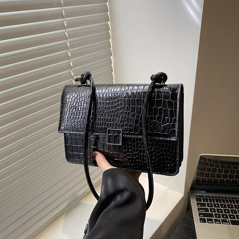 Minimalist solid color daily practical versatile commuter small square bag casual fashion women s shoulder underarm bag hand carry чёрный
Minimalist solid color daily practical versatile commuter small square bag casual fashion women s shoulder underarm bag hand carry чёрный