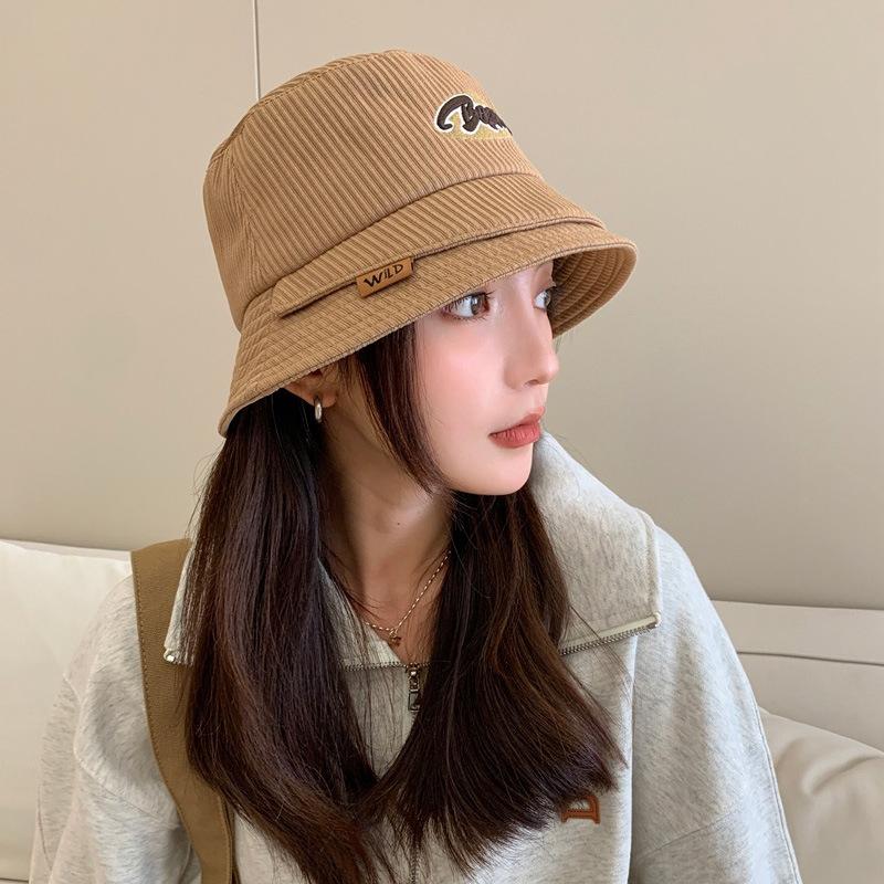 Новая осенне-зимняя панама женская модная двухполая полосатая универсальная вельветовая, подчеркивающая худобу лица, шляпа-ведро с маленькой буквой one size fits all темно-коричневого
Новая осенне-зимняя панама женская модная двухполая полосатая универсальная вельветовая, подчеркивающая худобу лица, шляпа-ведро с маленькой буквой one size fits all темно-коричневого