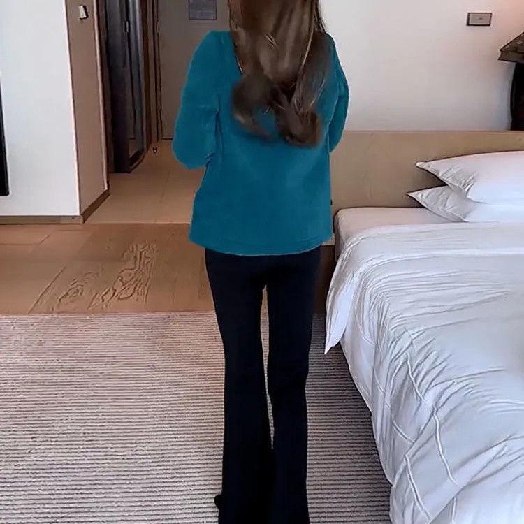 Плюшевое утепленное пальто-свитер для мамы на осень для женщин 40 лет 50 осенне-зимнее пальто для среднего возраста 5XL
Плюшевое утепленное пальто-свитер для мамы на осень для женщин 40 лет 50 осенне-зимнее пальто для среднего возраста 5XL