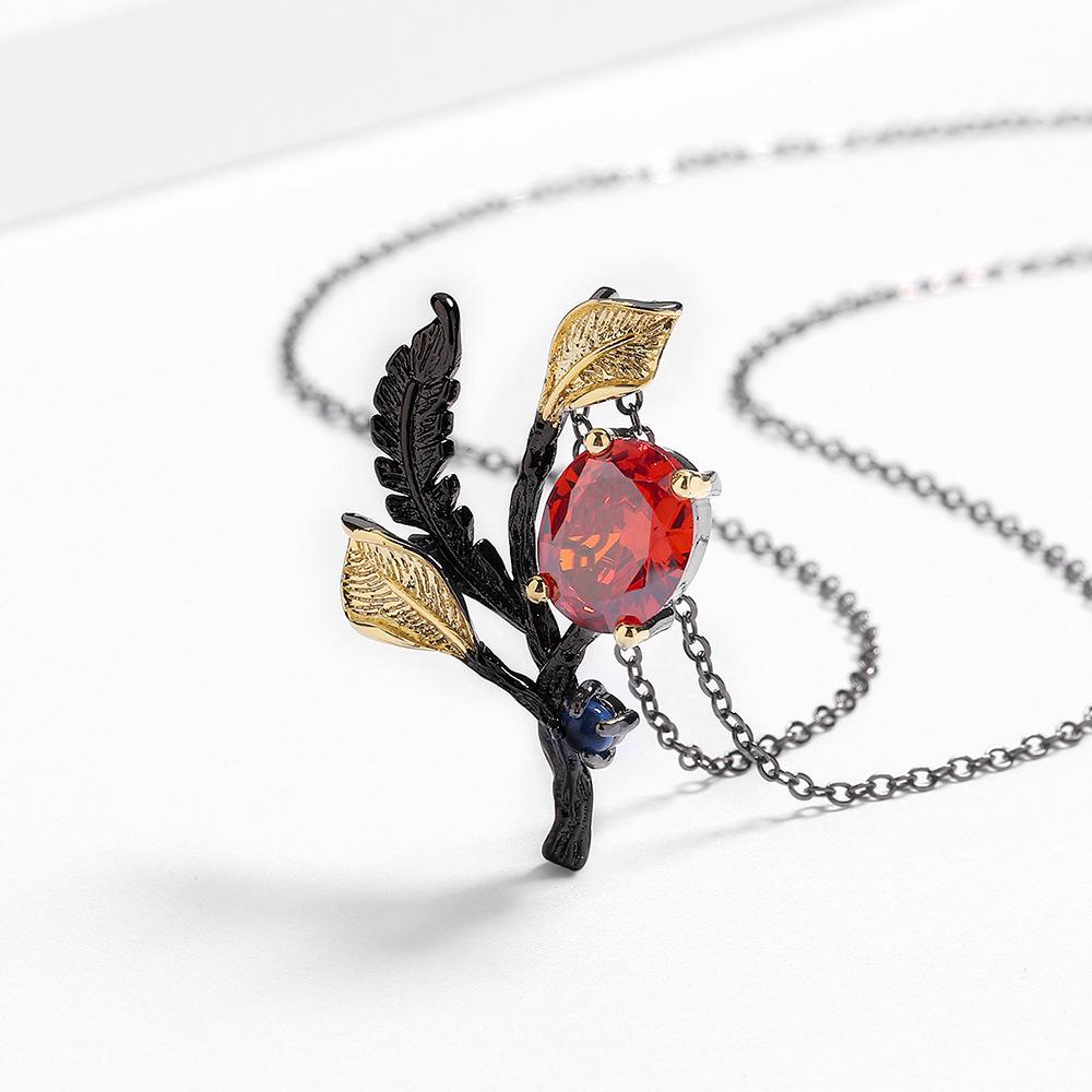 Креативная черно-золотая ювелирная подвеска в форме листа Элегантная женская цепочка для свитера Сверкает красным цирконом Please consult customer service.
Креативная черно-золотая ювелирная подвеска в форме листа Элегантная женская цепочка для свитера Сверкает красным цирконом Please consult customer service.