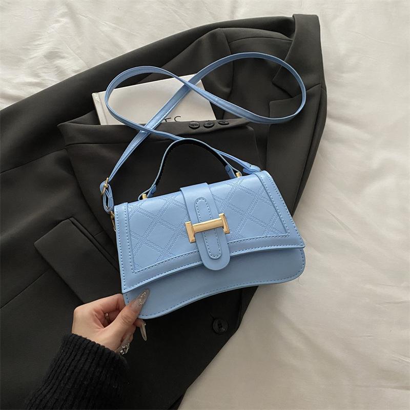 Contrasting color temperament diamond simple fashion messenger bag women s new handbag fashion small square bag синій
Contrasting color temperament diamond simple fashion messenger bag women s new handbag fashion small square bag синій