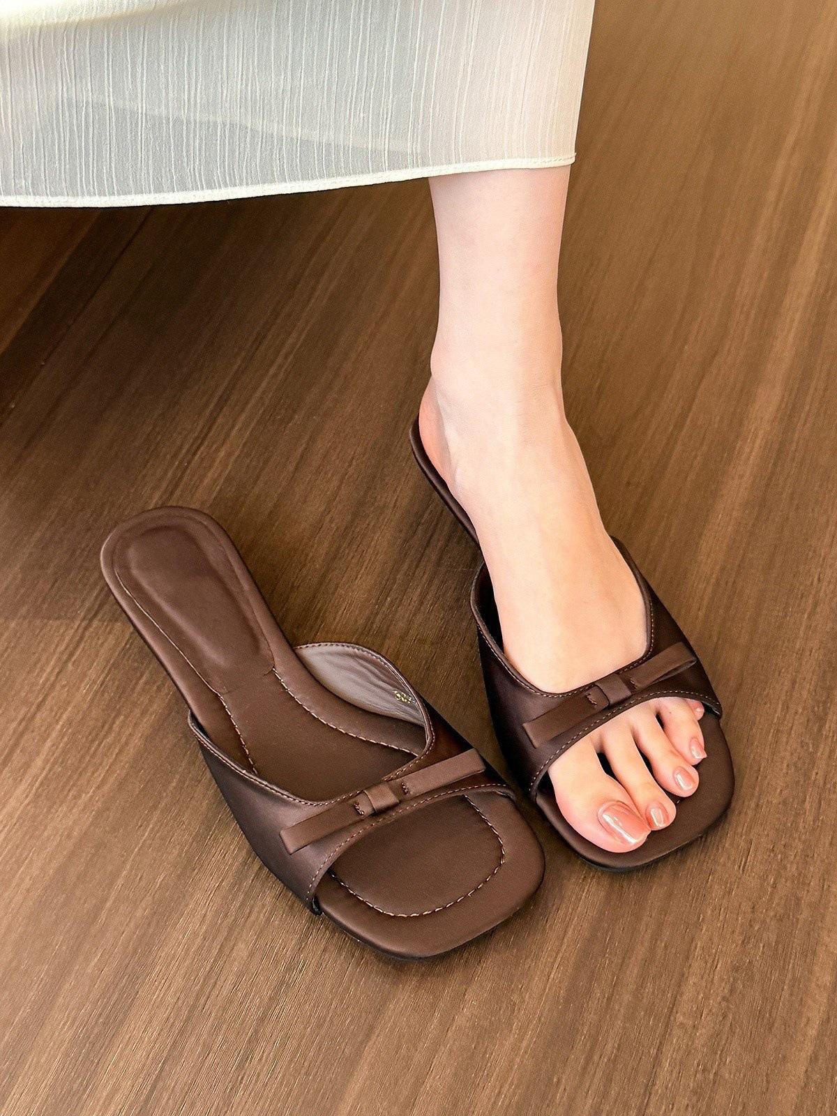 French Chanson! Temperament satin bow 2025 new summer wedge sandals women 42 темно-коричневого кольору
French Chanson! Temperament satin bow 2025 new summer wedge sandals women 42 темно-коричневого кольору