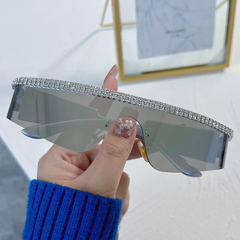 All-In-One Sunglasses, Personalized Diamond-Encrusted One-Piece Cycling Glasses, Hip-Hop Sports Sunglasses. Regular
All-In-One Sunglasses, Personalized Diamond-Encrusted One-Piece Cycling Glasses, Hip-Hop Sports Sunglasses. Regular