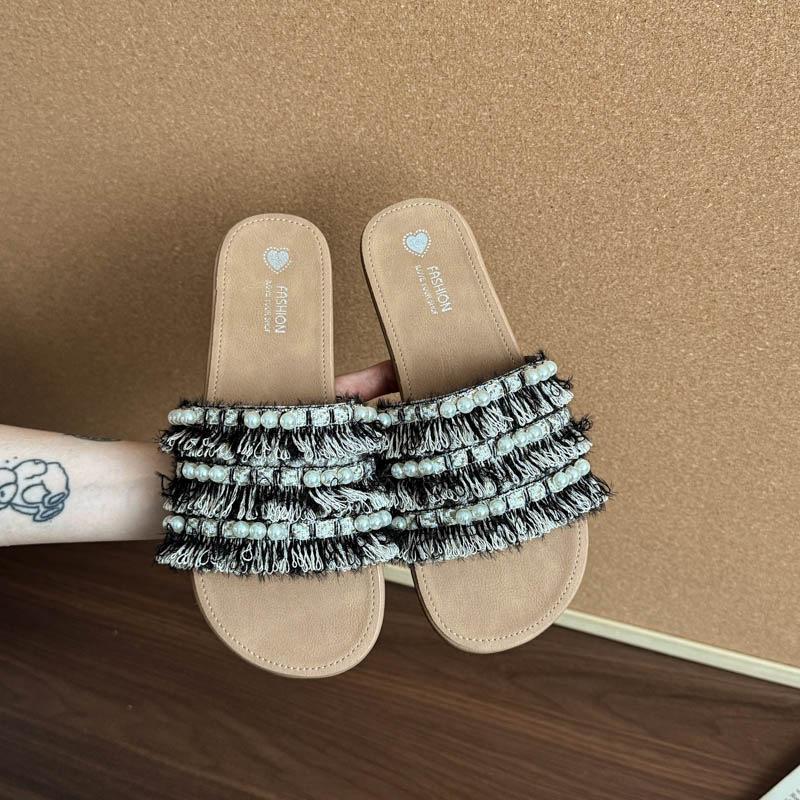 Cool slippers for women s summer wear, new with skirts, beautiful soft flat bottom, non-slip for pregnant women, beach one-word drag 40 чёрный
Cool slippers for women s summer wear, new with skirts, beautiful soft flat bottom, non-slip for pregnant women, beach one-word drag 40 чёрный