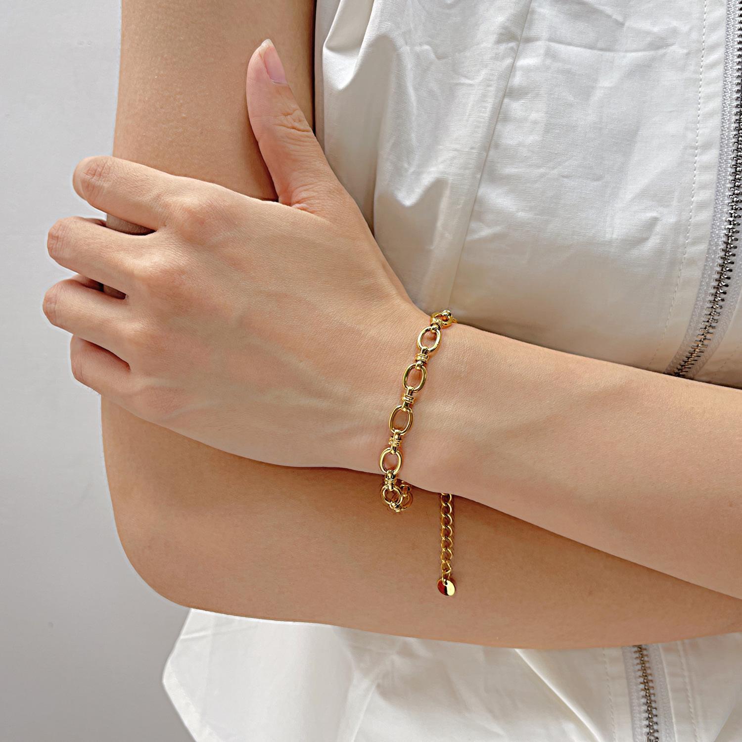 Thick Round Cuban Chain Bracelet 18K Women s Hip Hop Chain Single Layer Necklace with Accessories
Thick Round Cuban Chain Bracelet 18K Women s Hip Hop Chain Single Layer Necklace with Accessories
