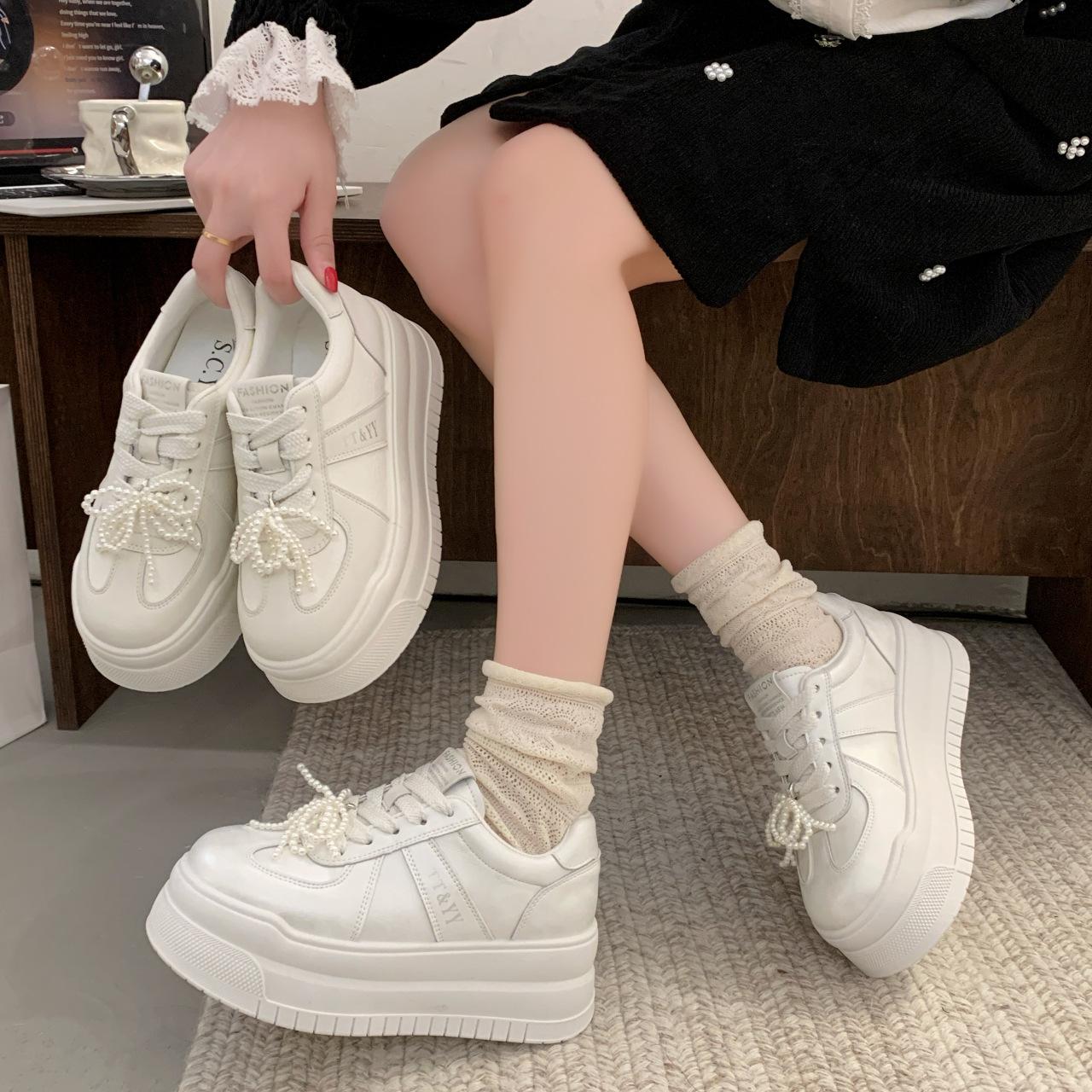Single shoes little white shoes women s fashion casual small spring muffin 2025 trendy board shoes new Korean version thick sole 35
Single shoes little white shoes women s fashion casual small spring muffin 2025 trendy board shoes new Korean version thick sole 35