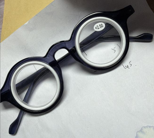 2513 Anti-Blue Glasses Women S Thickened Retro Round Frame High Definition Reading Glasses No degree - anti-blue light glasses
2513 Anti-Blue Glasses Women S Thickened Retro Round Frame High Definition Reading Glasses No degree - anti-blue light glasses