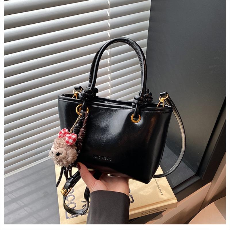 High-end white small bag women s new spring and summer versatile textured messenger bag super fire portable bucket bag чёрный
High-end white small bag women s new spring and summer versatile textured messenger bag super fire portable bucket bag чёрный