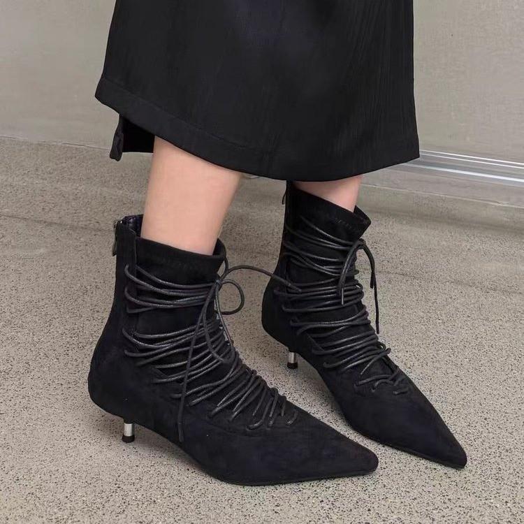 High-heeled Ankle Boots for Women Autumn/winter New Design Sense, Cross-laced Back Zipper Slim Heels, Elegant and Slender Boots 35 чёрный
High-heeled Ankle Boots for Women Autumn/winter New Design Sense, Cross-laced Back Zipper Slim Heels, Elegant and Slender Boots 35 чёрный