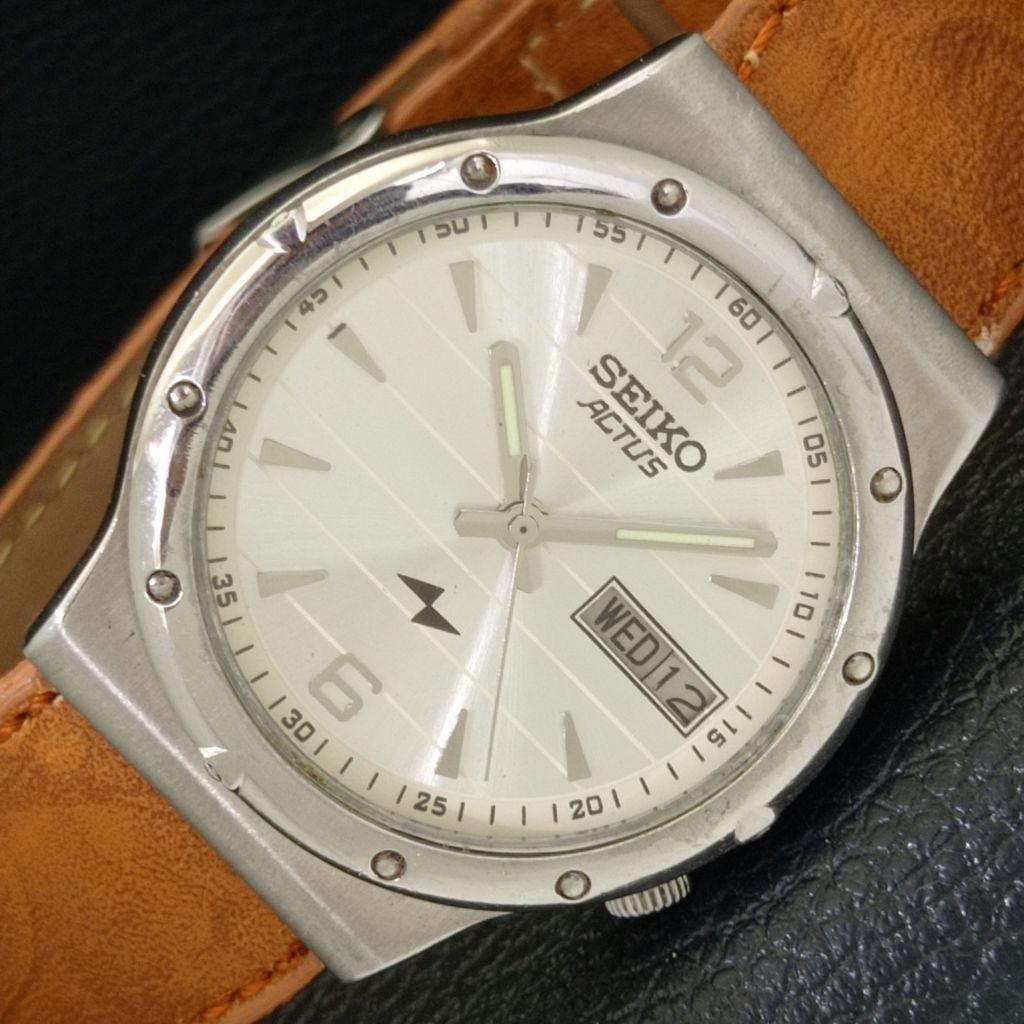 Б/У винтажные мужские часы SEIKO ACTUS AUTOMATIC 7009A из Японии с серебряным циферблатом a433631-2 R118-a433631
Б/У винтажные мужские часы SEIKO ACTUS AUTOMATIC 7009A из Японии с серебряным циферблатом a433631-2 R118-a433631