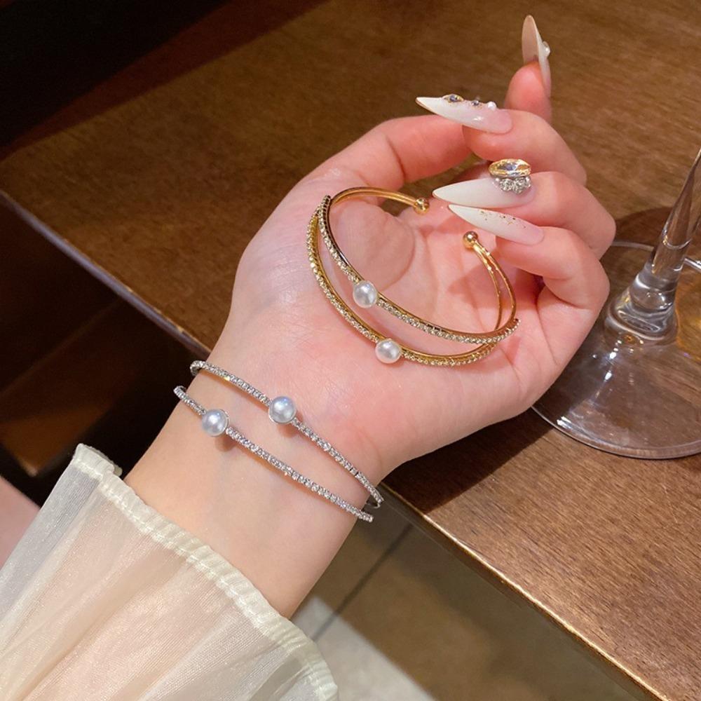 Bridal Jewelry Opening Bangles Pearl Wrist Ornament Simple Rhinestone Bracelet Ladies срібний
Bridal Jewelry Opening Bangles Pearl Wrist Ornament Simple Rhinestone Bracelet Ladies срібний