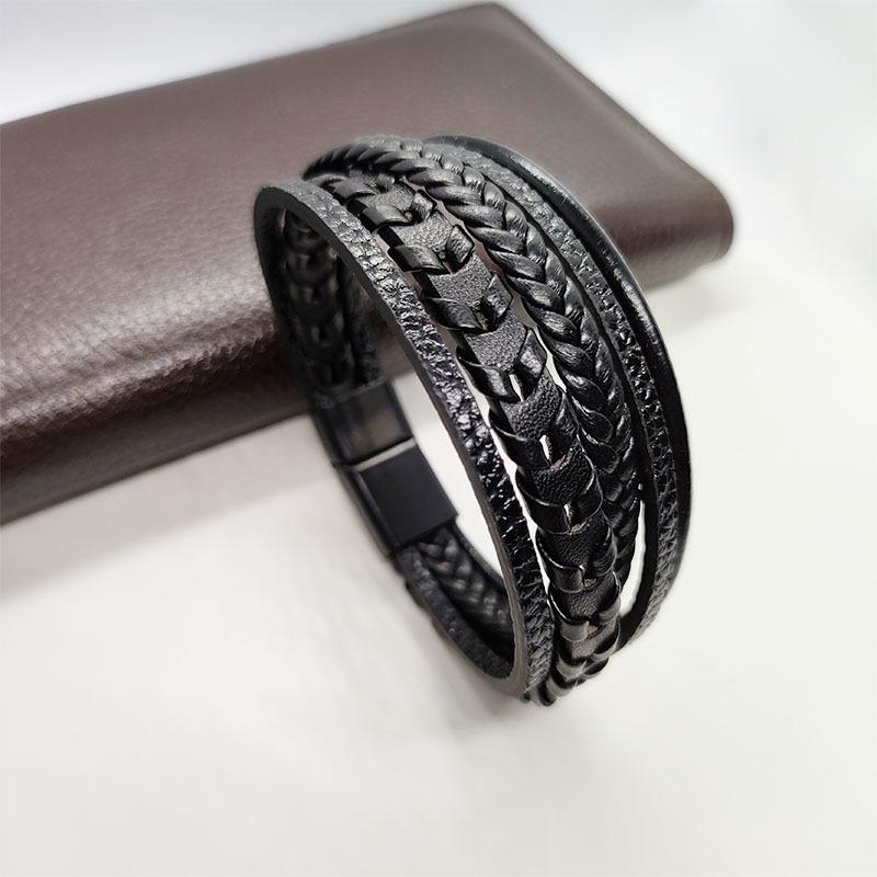 Мужской плетеный кожаный браслет высокого класса с магнитной застежкой из сплава 23cm
Мужской плетеный кожаный браслет высокого класса с магнитной застежкой из сплава 23cm