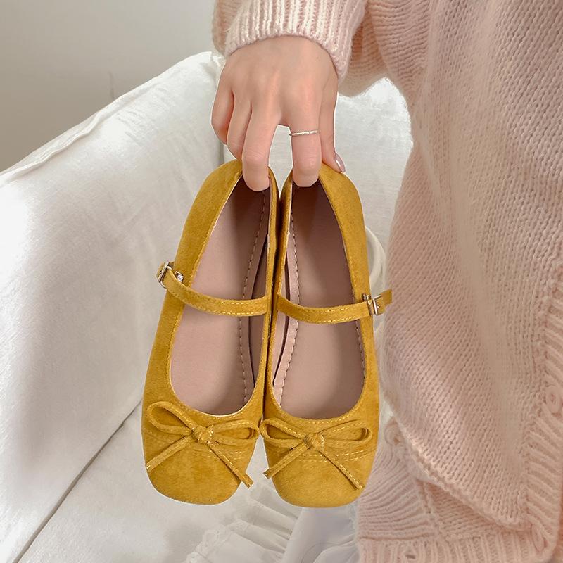 Pink retro French square head flat sole shoes women s 2025 new spring versatile one-pedal shallow mouth Mary Jane shoes 40 жёлтый
Pink retro French square head flat sole shoes women s 2025 new spring versatile one-pedal shallow mouth Mary Jane shoes 40 жёлтый