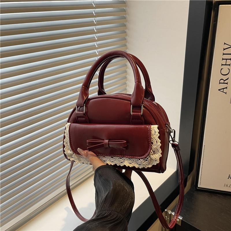 Весна новый нишевый дизайн сумка-ракушка модный тренд женская повседневная текстурная на плечо мессенджер красный
Весна новый нишевый дизайн сумка-ракушка модный тренд женская повседневная текстурная на плечо мессенджер красный