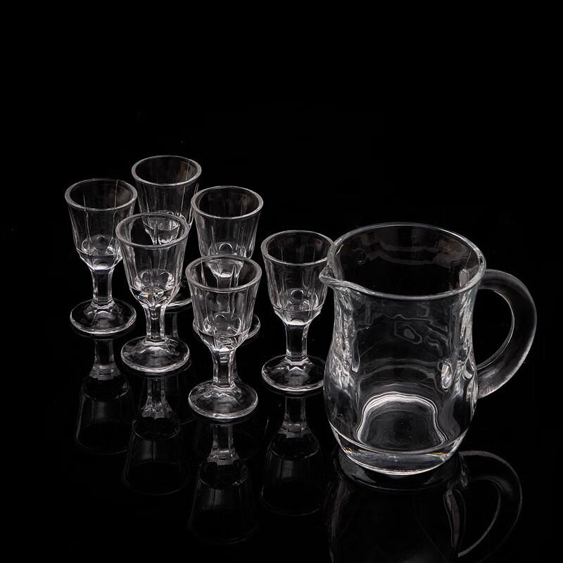 ZISIZ Glass Baijiu Decanter and Cup Set
ZISIZ Glass Baijiu Decanter and Cup Set