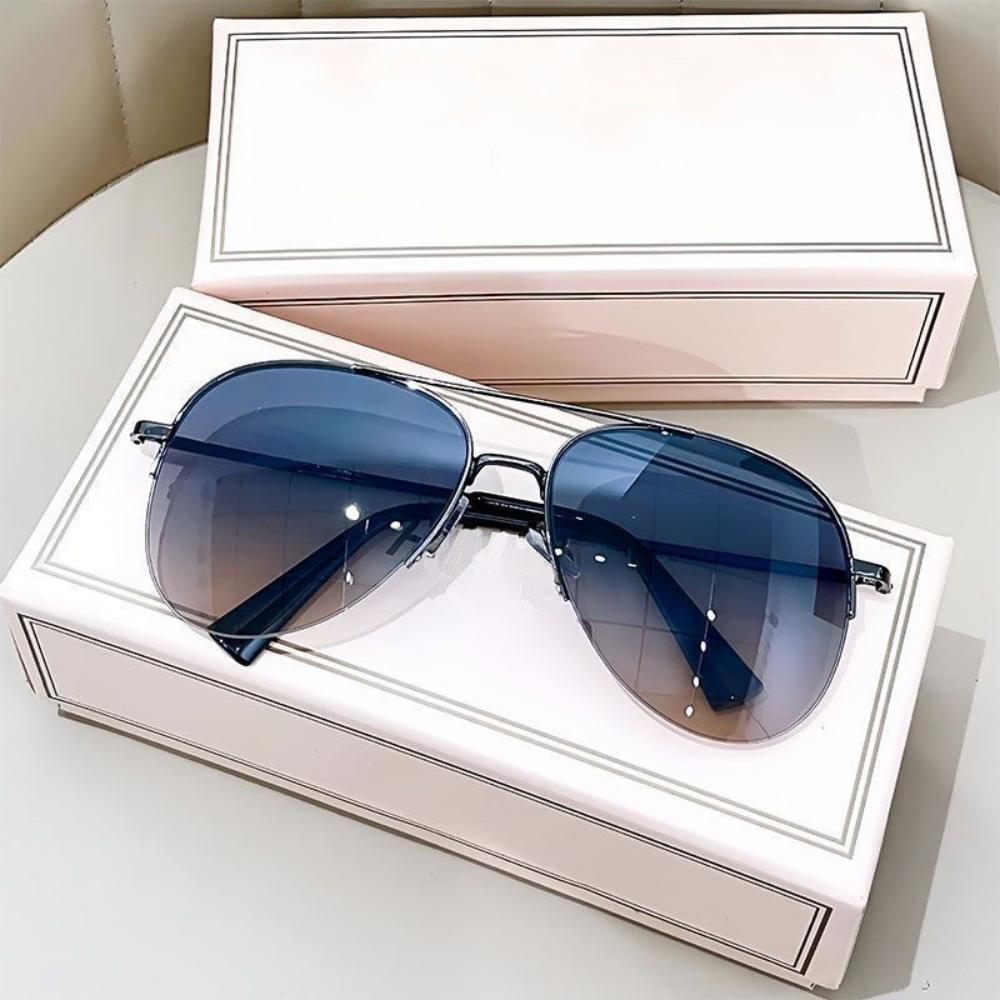 Pilot sunglasses men s driving fishing special glasses discoloration 2024 new gradual change driving sunglasses large frame
Pilot sunglasses men s driving fishing special glasses discoloration 2024 new gradual change driving sunglasses large frame