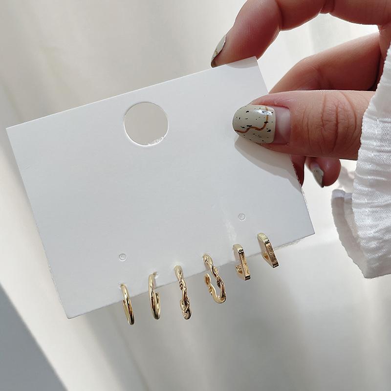 3 пары/набор простых сережек-колец из сплава серебристо-золотистого цвета с геометрическим узором для пар, ювелирные изделия в подарок золотой
3 пары/набор простых сережек-колец из сплава серебристо-золотистого цвета с геометрическим узором для пар, ювелирные изделия в подарок золотой