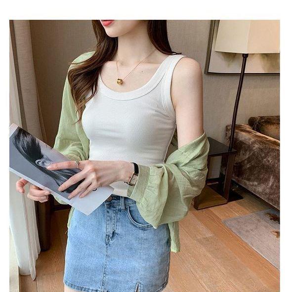 Women s Ribbed Sleeveless Tank Top - Strappy, Lightweight, Perfect for Layering or Solo Wear in Spring and Summer. M (Recommend 80-95 Jin)
Women s Ribbed Sleeveless Tank Top - Strappy, Lightweight, Perfect for Layering or Solo Wear in Spring and Summer. M (Recommend 80-95 Jin)