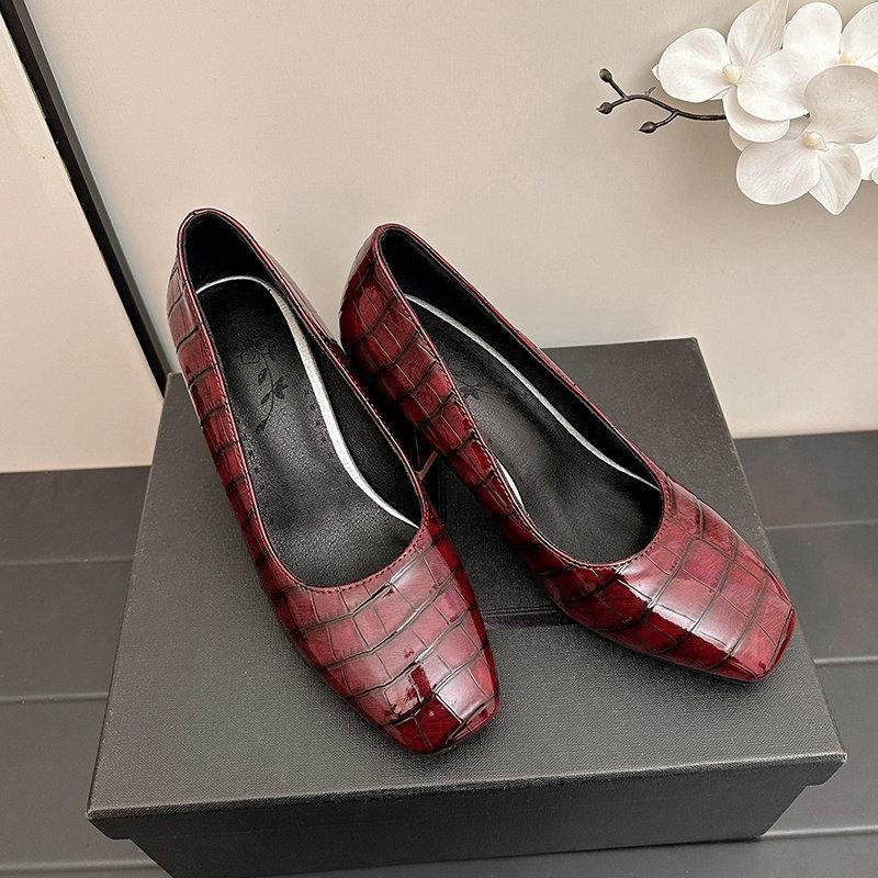 Foreign trade women s shoes spring and autumn new square head thick heel high heel simple one pedal casual single shoes women s high heel commuting 35 белый
Foreign trade women s shoes spring and autumn new square head thick heel high heel simple one pedal casual single shoes women s high heel commuting 35 белый