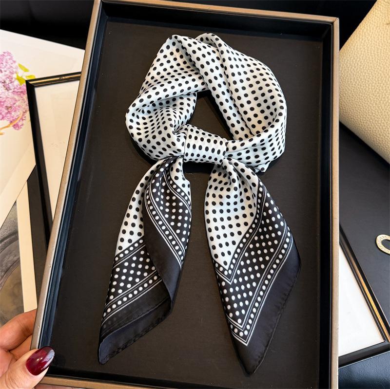 Luxury Scarf Hijab Silk Female Shawl Wraps Bandana Headband Ribbon Handkerchief Headscarf Designer Foulards Femme Hair Bands 70x70cm
Luxury Scarf Hijab Silk Female Shawl Wraps Bandana Headband Ribbon Handkerchief Headscarf Designer Foulards Femme Hair Bands 70x70cm