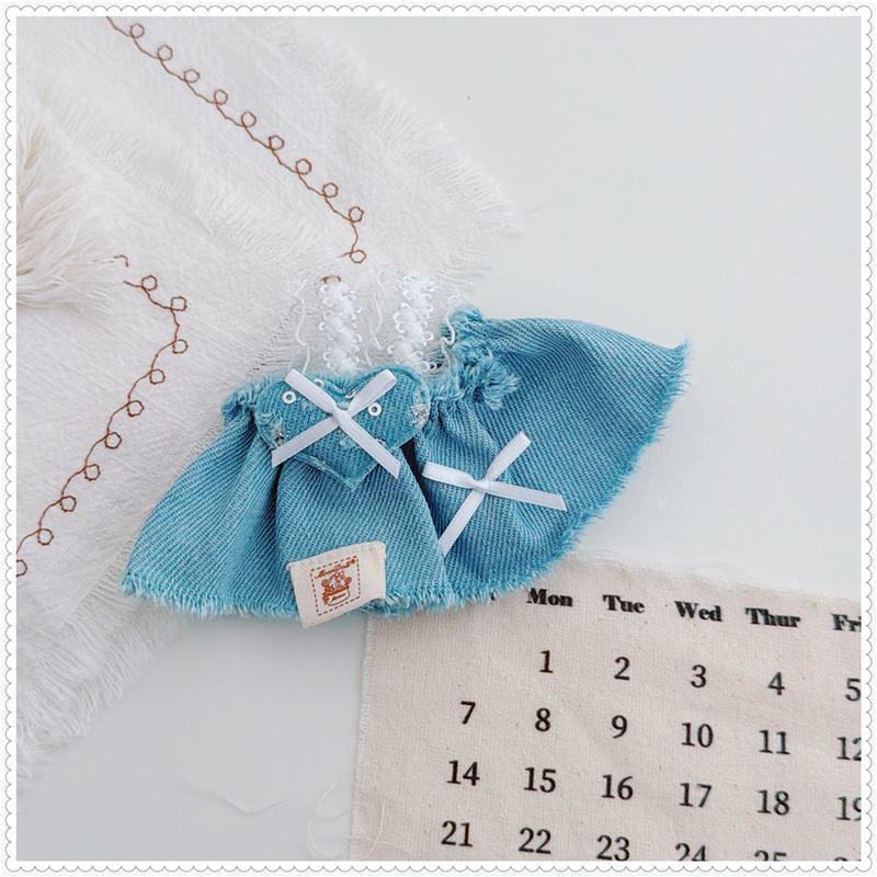 Labubu Doll Clothes: Denim Overalls Outfit for First, Second, and Third Generation 17cm Sitting Party Small Doll Outfit (Excludes Doll)
Labubu Doll Clothes: Denim Overalls Outfit for First, Second, and Third Generation 17cm Sitting Party Small Doll Outfit (Excludes Doll)