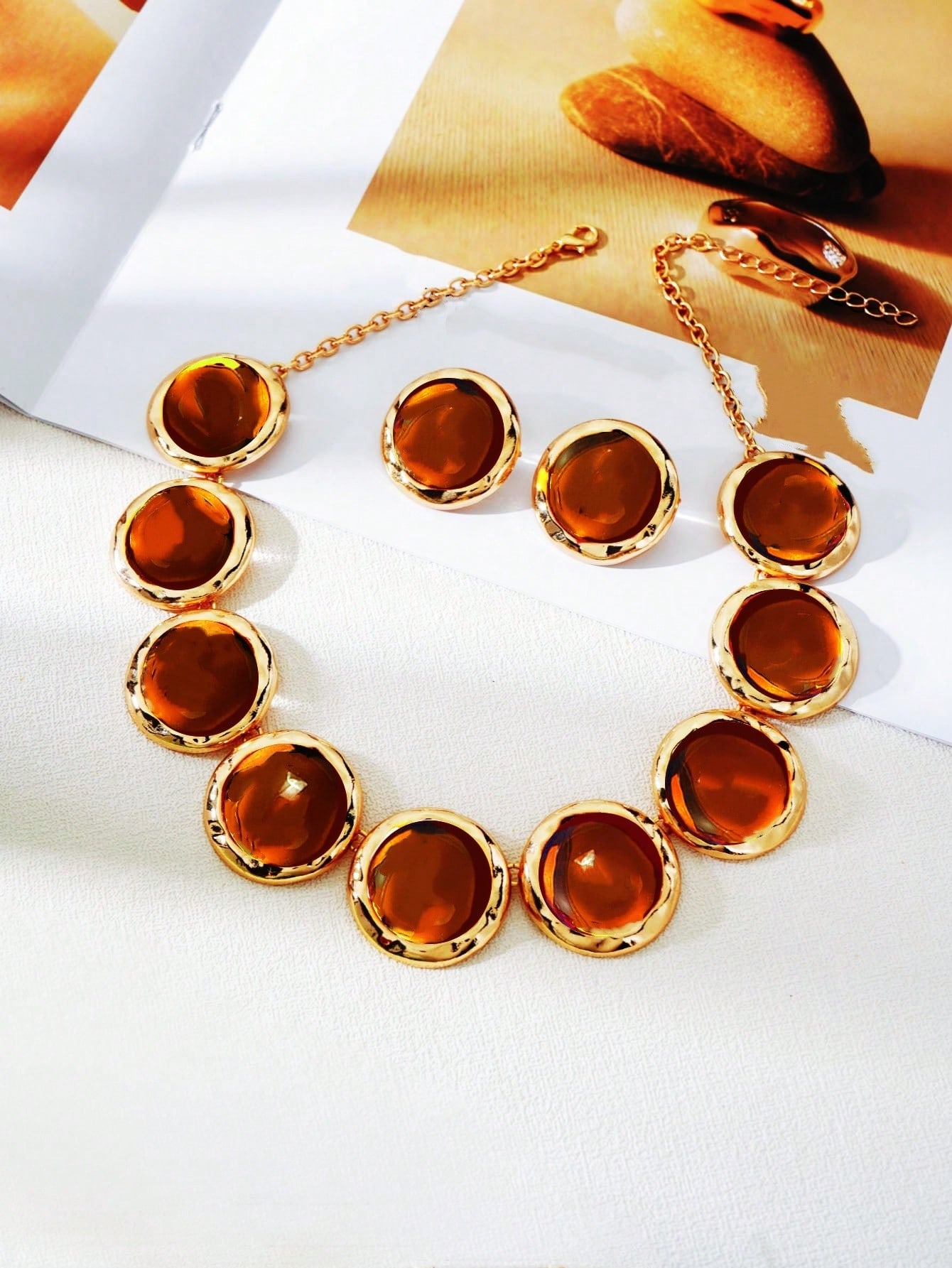 Модные украшения для женщин коричневый
Модные украшения для женщин коричневый