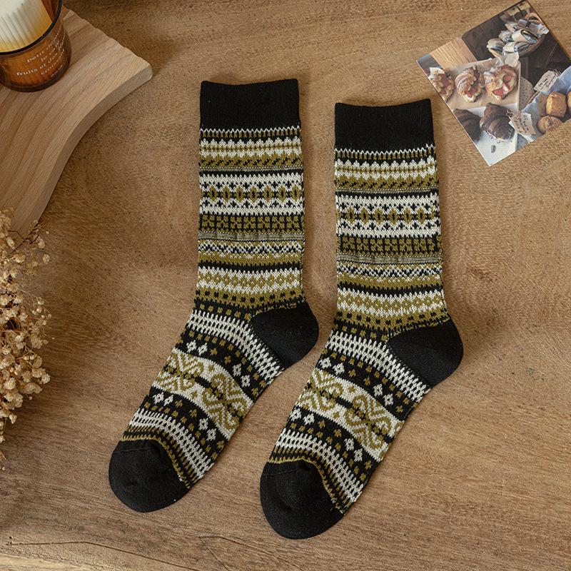 Female Autumn and Winter Retro Sports Deodorant Wicking Sweat National Wind Tube Cotton Socks 1 pair
Female Autumn and Winter Retro Sports Deodorant Wicking Sweat National Wind Tube Cotton Socks 1 pair